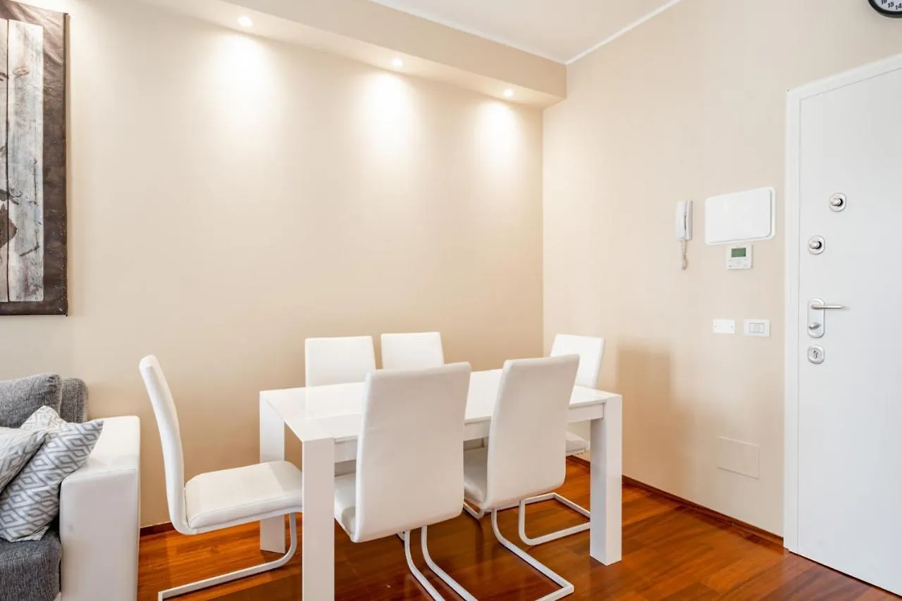 Smart And Central Flat In Porta Venezia By Easylife ميلان