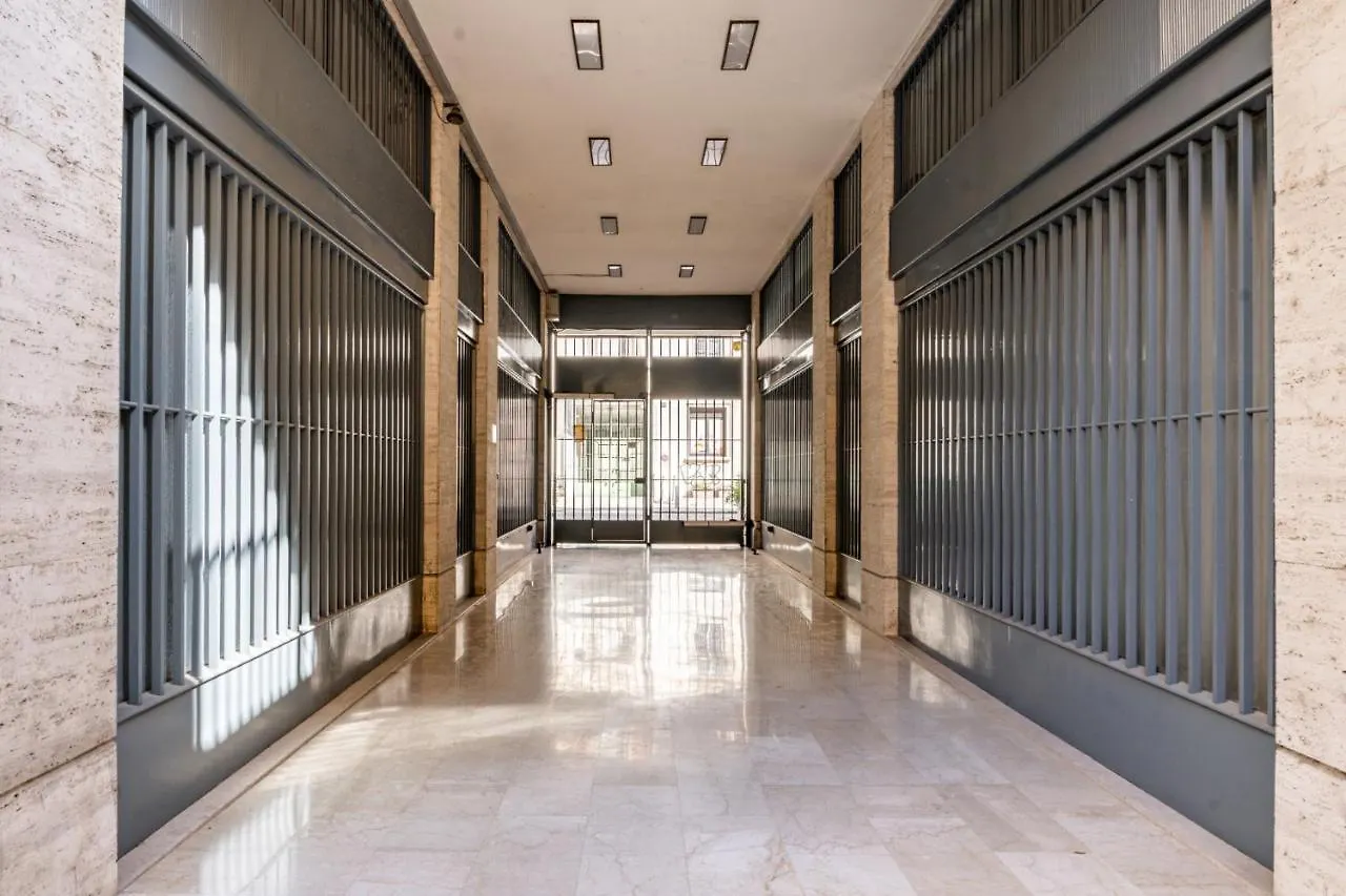 Smart And Central Flat In Porta Venezia By Easylife ميلان 0*,