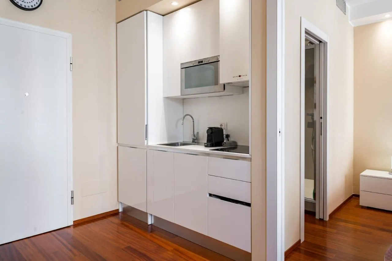 Smart And Central Flat In Porta Venezia By Easylife ميلان 0*,